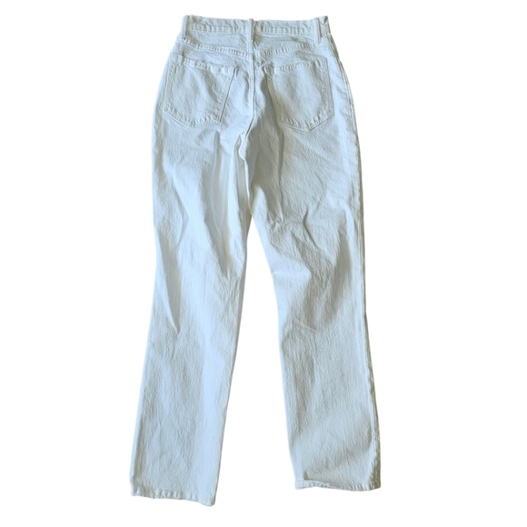 Abercrombie & Fitch White Ultra High Rise 90s Straight Distressed Jeans Size 8 - Picture 2 of 6